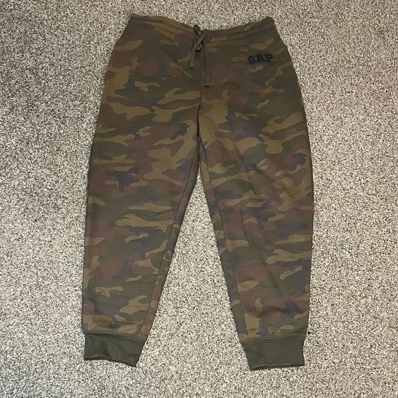 Gap camo sweatpants sale